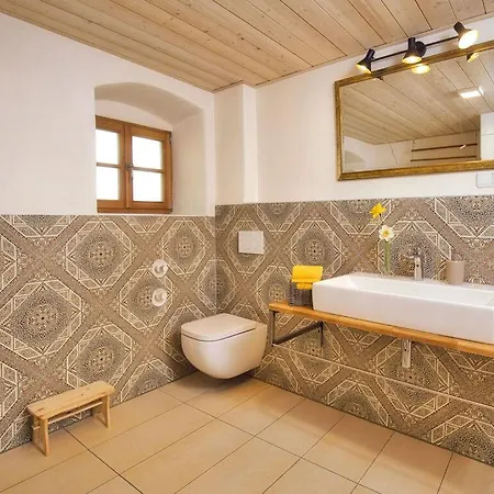 Oberprill Modern Retreat